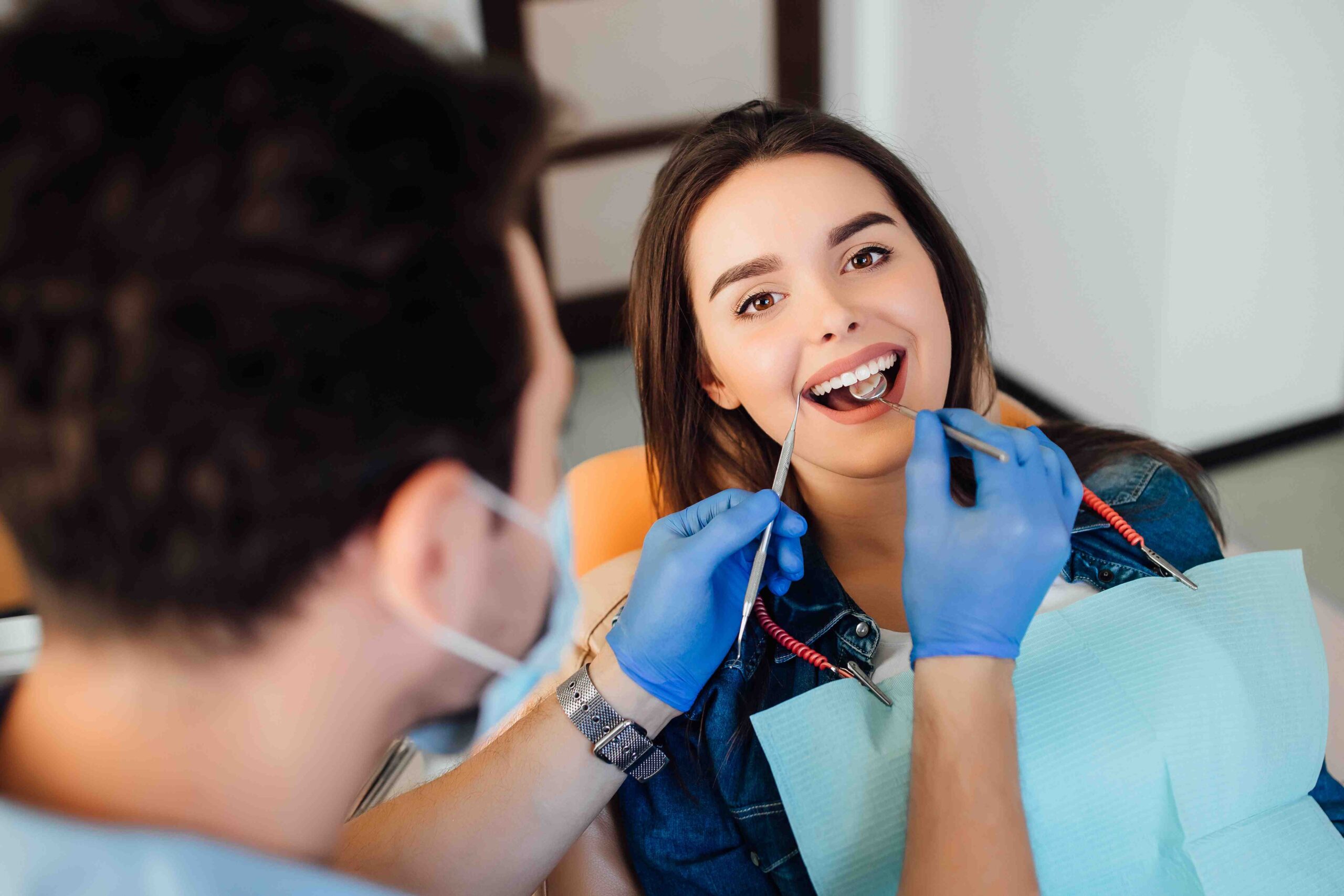 Dentist in Woodland Hills