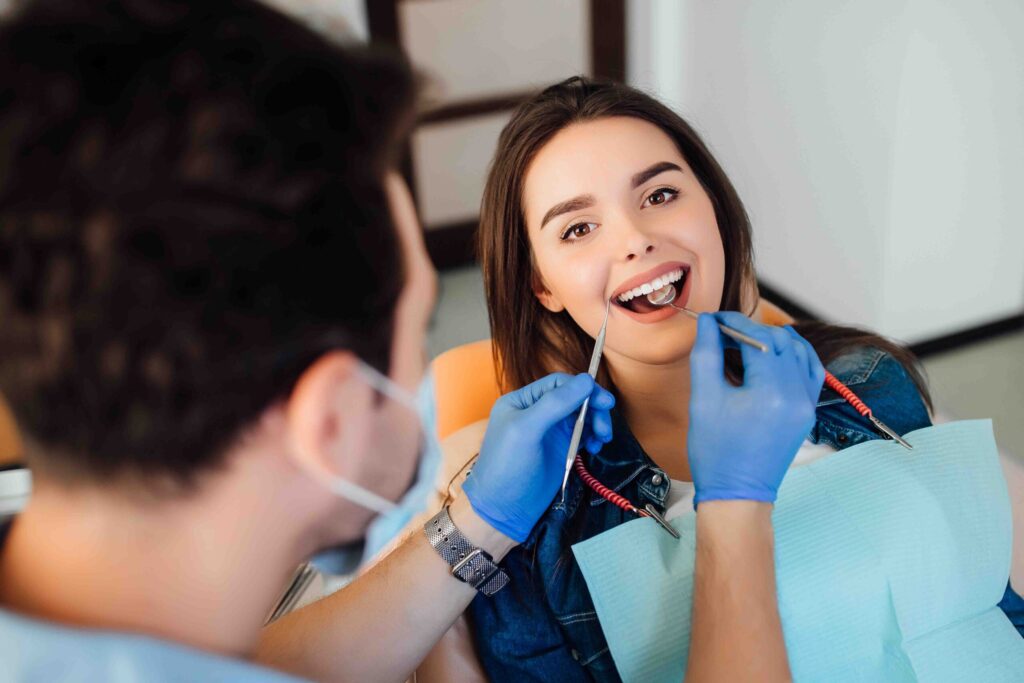 Dentist in Woodland Hills